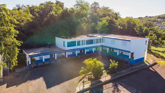 Vista aérea del edificio de Gersh Autism Academy Aguadilla